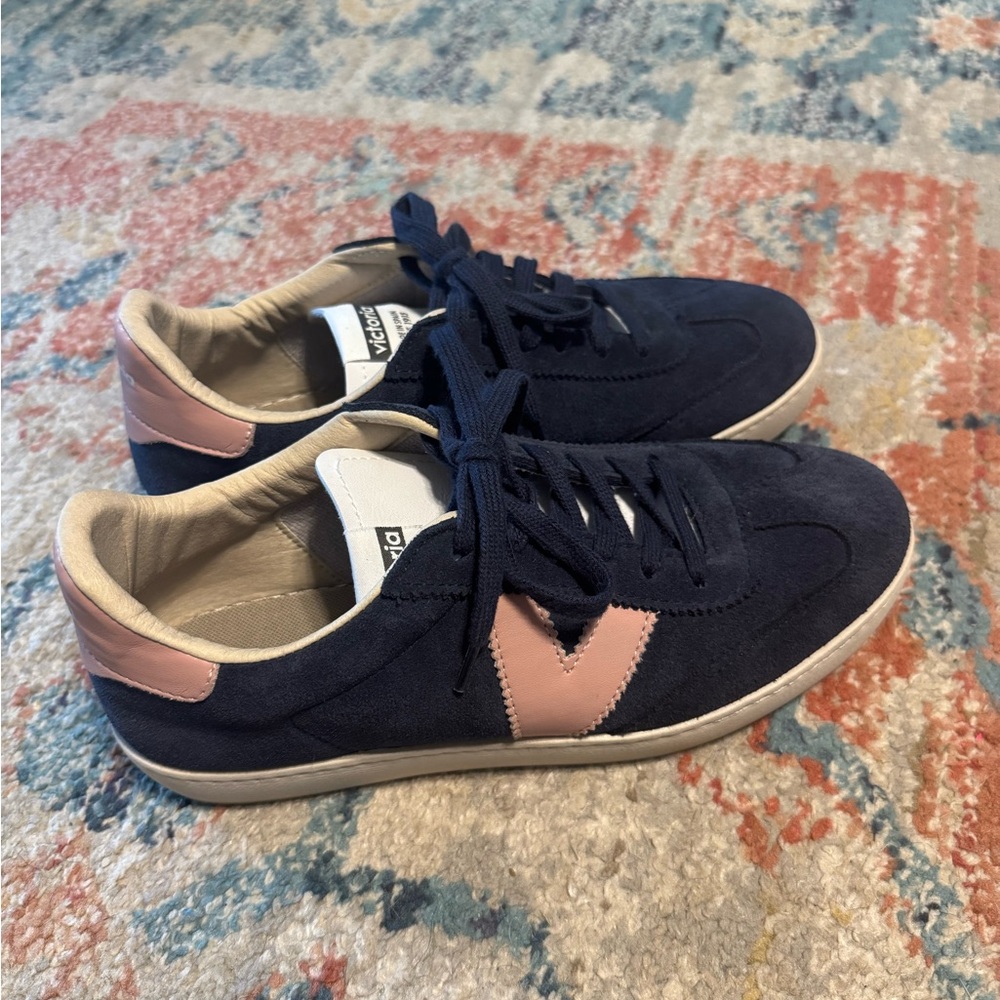 Victoria Navy and Pink Sneakers